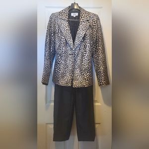 Le Suit Pantsuit Cheetah Print size 10
